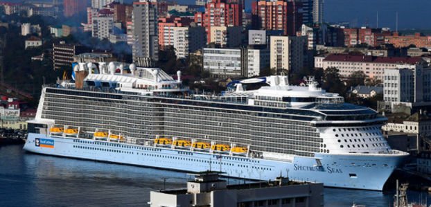 The largest vessel came to Vladivostok