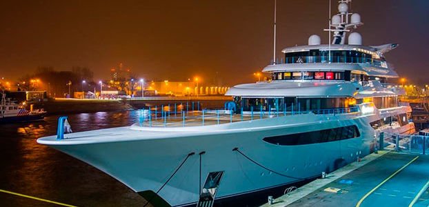 Медведчук купил роскошную яхту за 180 млн. евро
